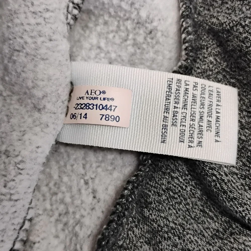 American Eagle Outfitters sleeves length